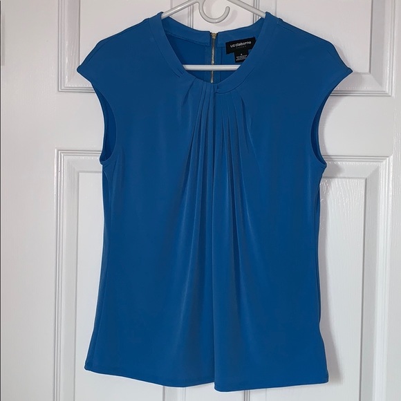 Liz Claiborne Tops - Liz Claiborne blue capped sleeve top